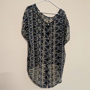 Tagless Geometric Patterned Sheer Top Women's Size XL Flattering Classic Boho